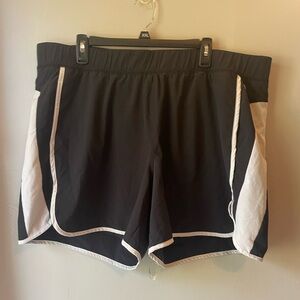 Livi Active Black Shorts
